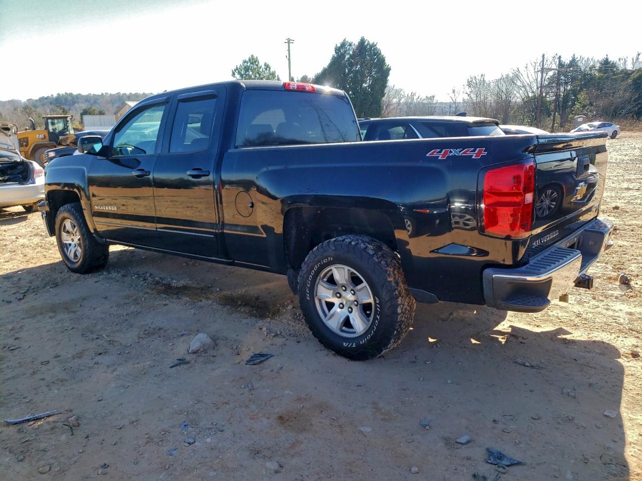 2015 CHEVROLET SILVERADO K1500 LT photo 2