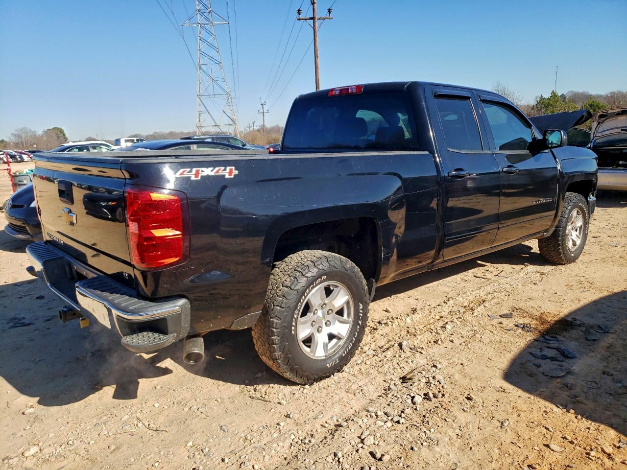 2015 CHEVROLET SILVERADO K1500 LT photo 3