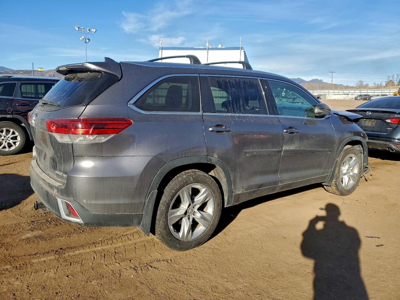 2019 TOYOTA HIGHLANDER LIMITED photo 5
