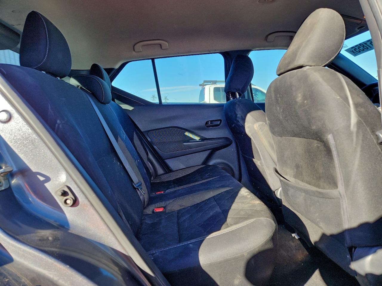 2019 NISSAN KICKS S photo 19