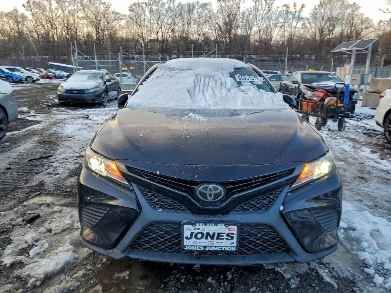 2018 TOYOTA CAMRY L photo 5