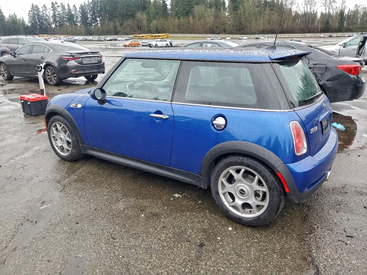 2005 MINI COOPER S photo 2