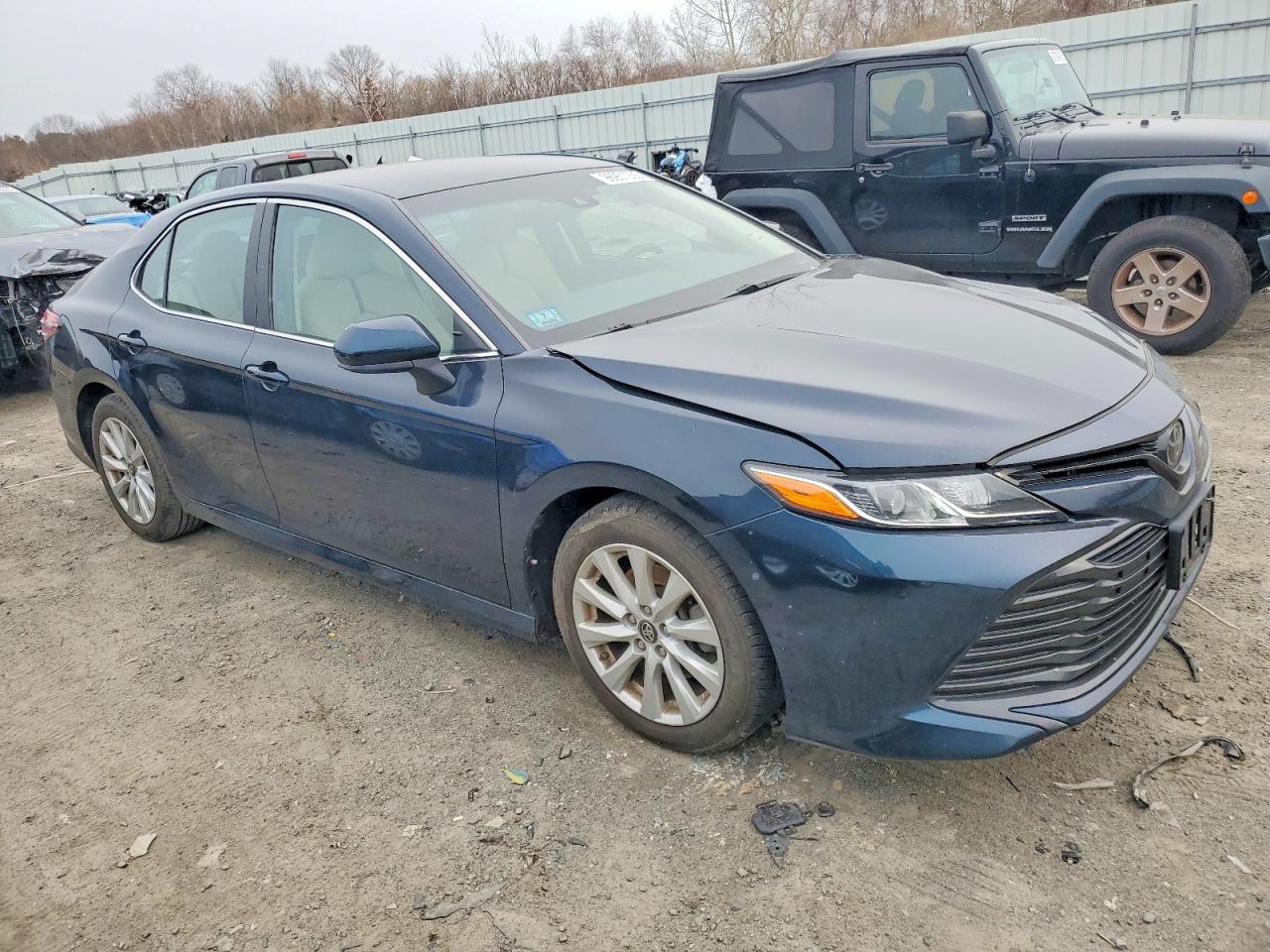 2018 TOYOTA CAMRY L photo 7