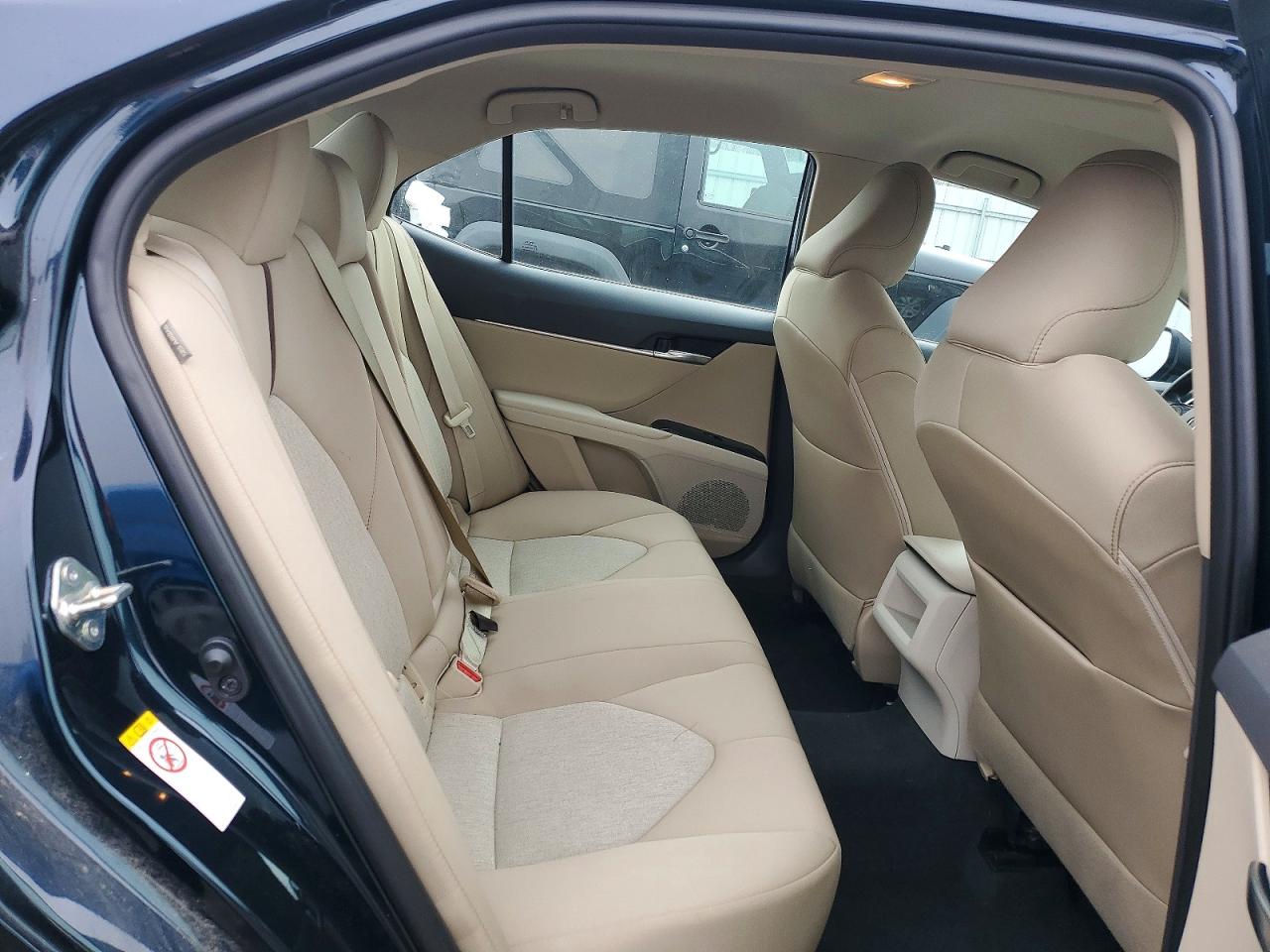 2018 TOYOTA CAMRY L photo 19