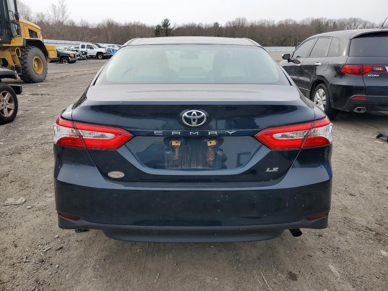 2018 TOYOTA CAMRY L photo 11
