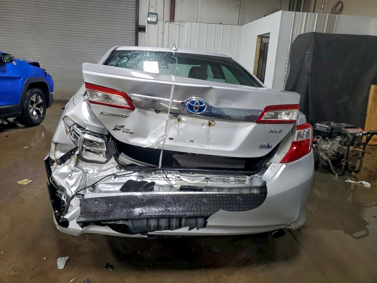 2012 TOYOTA CAMRY HYBRID photo 11