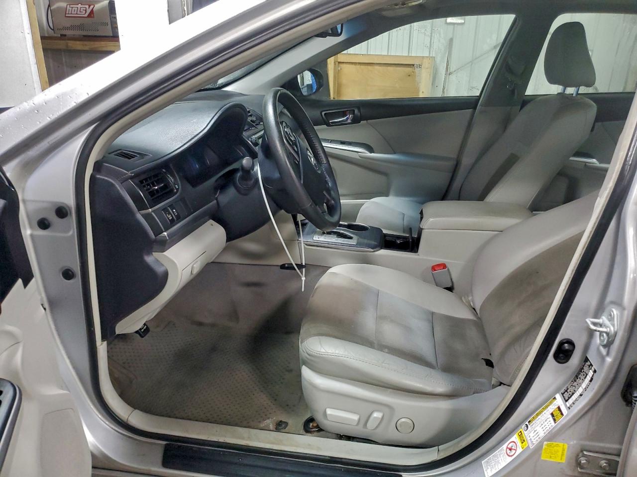 2012 TOYOTA CAMRY HYBRID photo 13