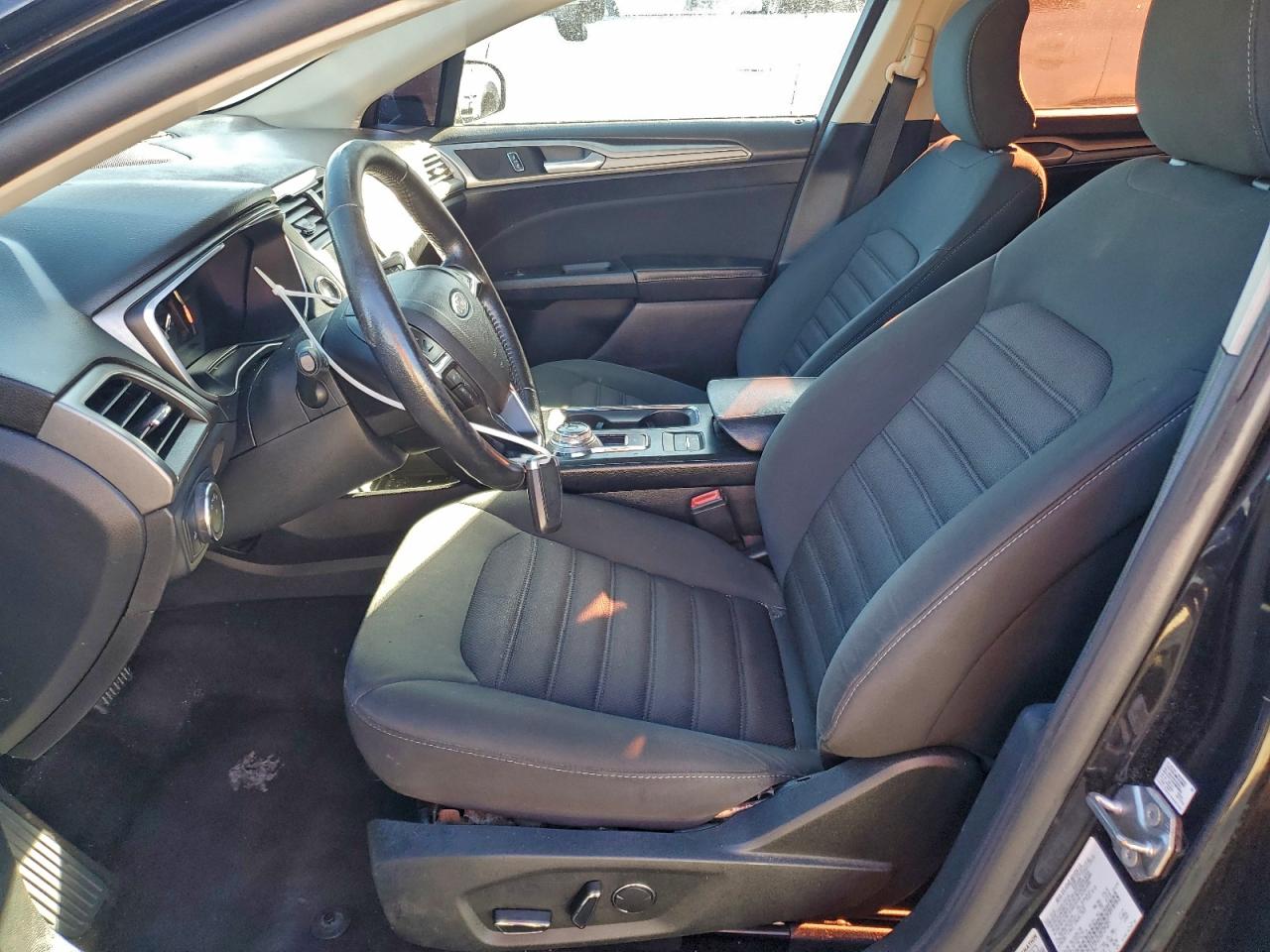2019 FORD FUSION SE photo 19