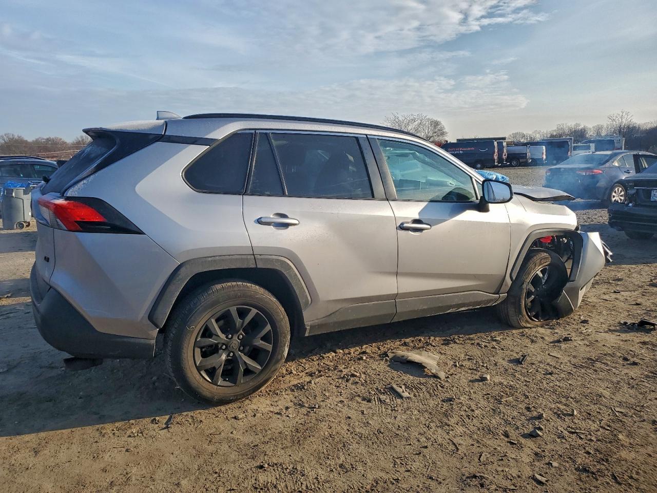 2021 TOYOTA RAV4 LE photo 3