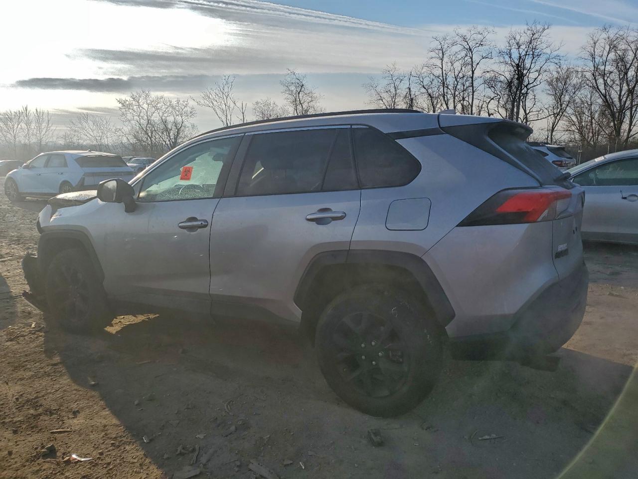 2021 TOYOTA RAV4 LE photo 2