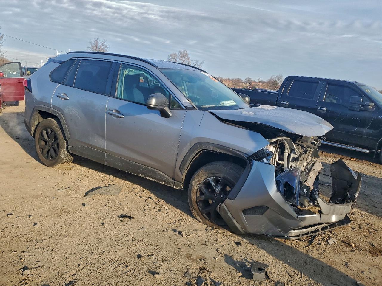 2021 TOYOTA RAV4 LE photo 4