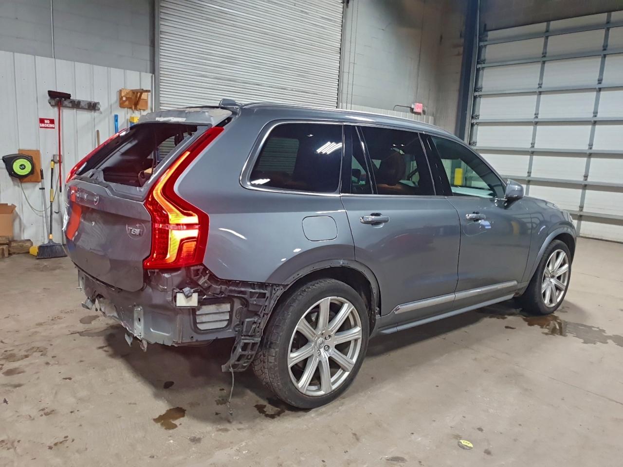 2017 VOLVO XC90 T8 photo 3