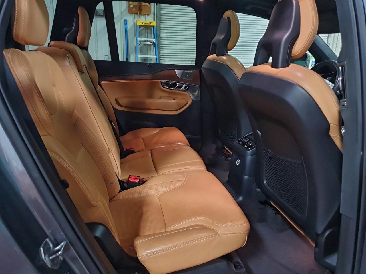 2017 VOLVO XC90 T8 photo 10