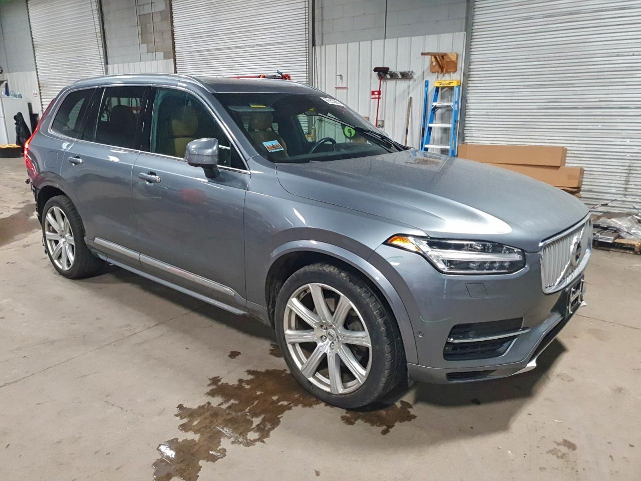 2017 VOLVO XC90 T8 photo 4