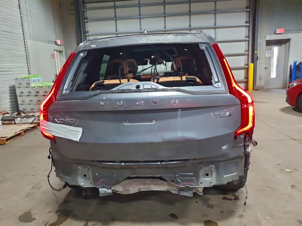2017 VOLVO XC90 T8 photo 6