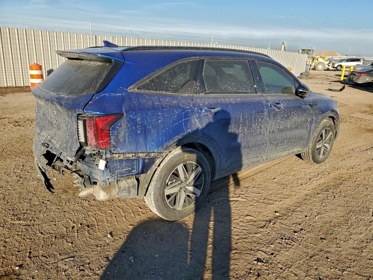2022 KIA SORENTO S photo 3