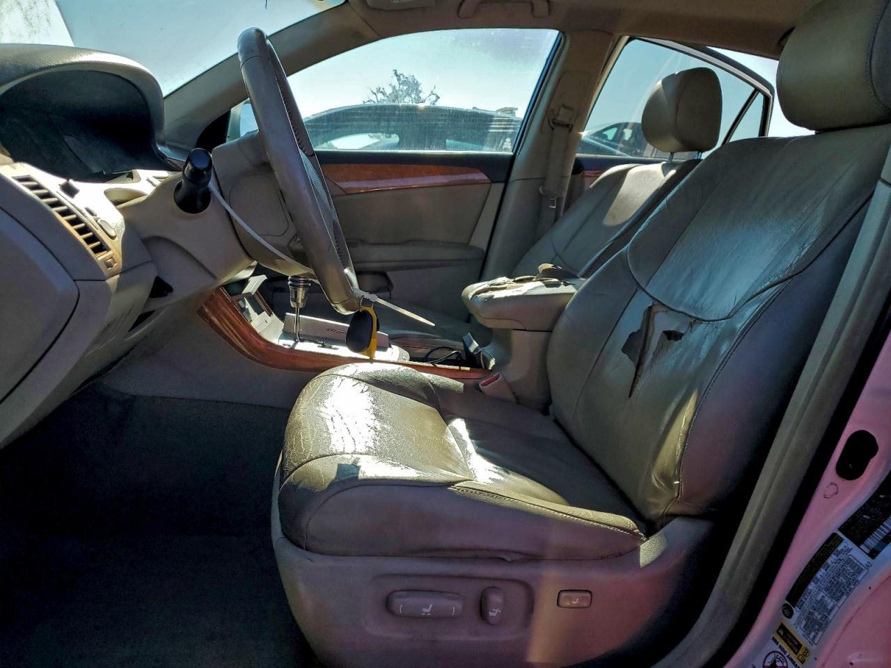 2005 TOYOTA AVALON XL photo 13