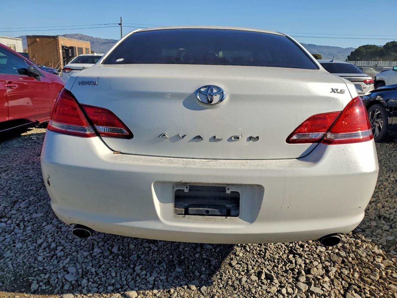 2005 TOYOTA AVALON XL photo 11