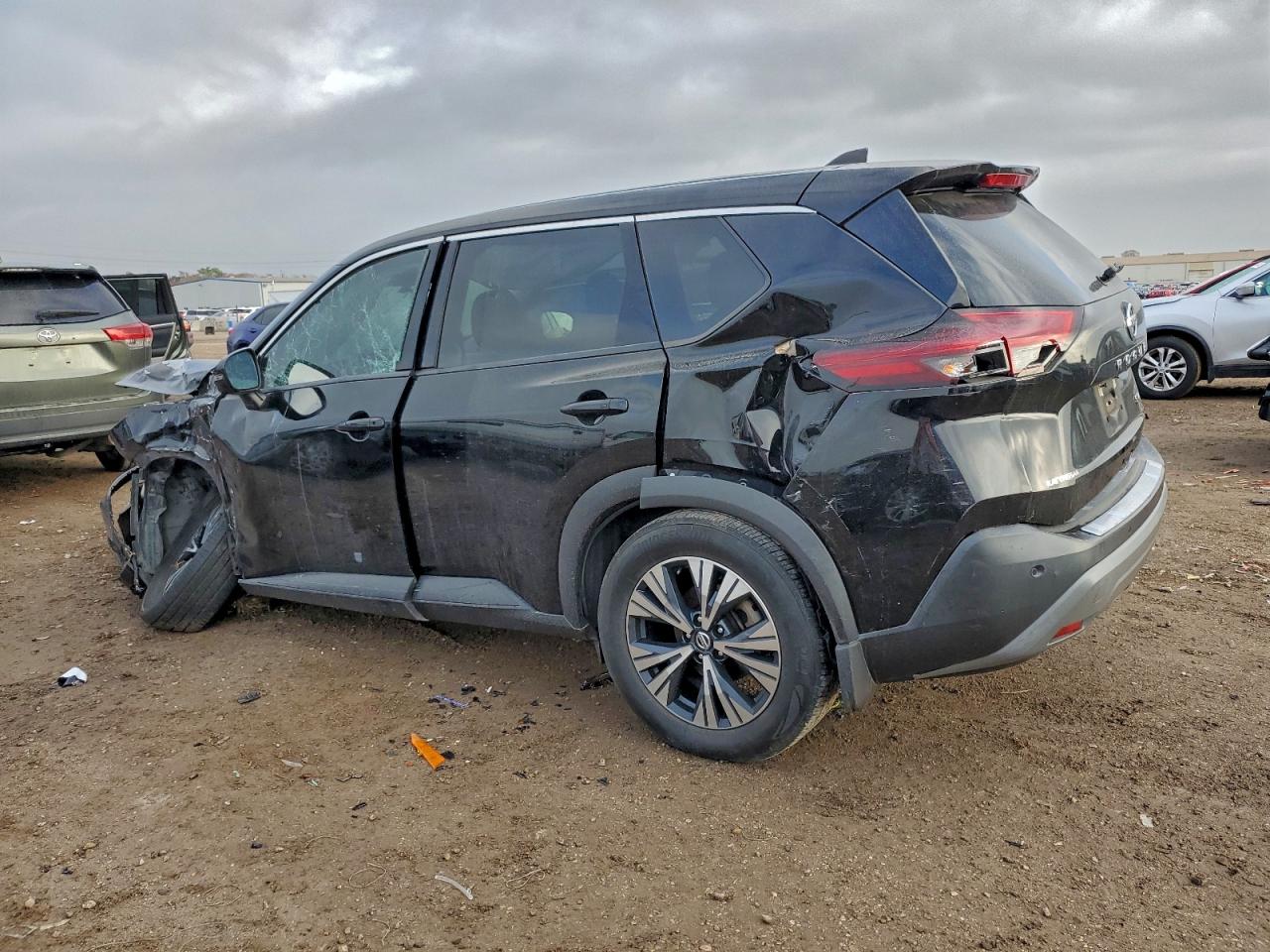 2021 NISSAN ROGUE SV photo 3