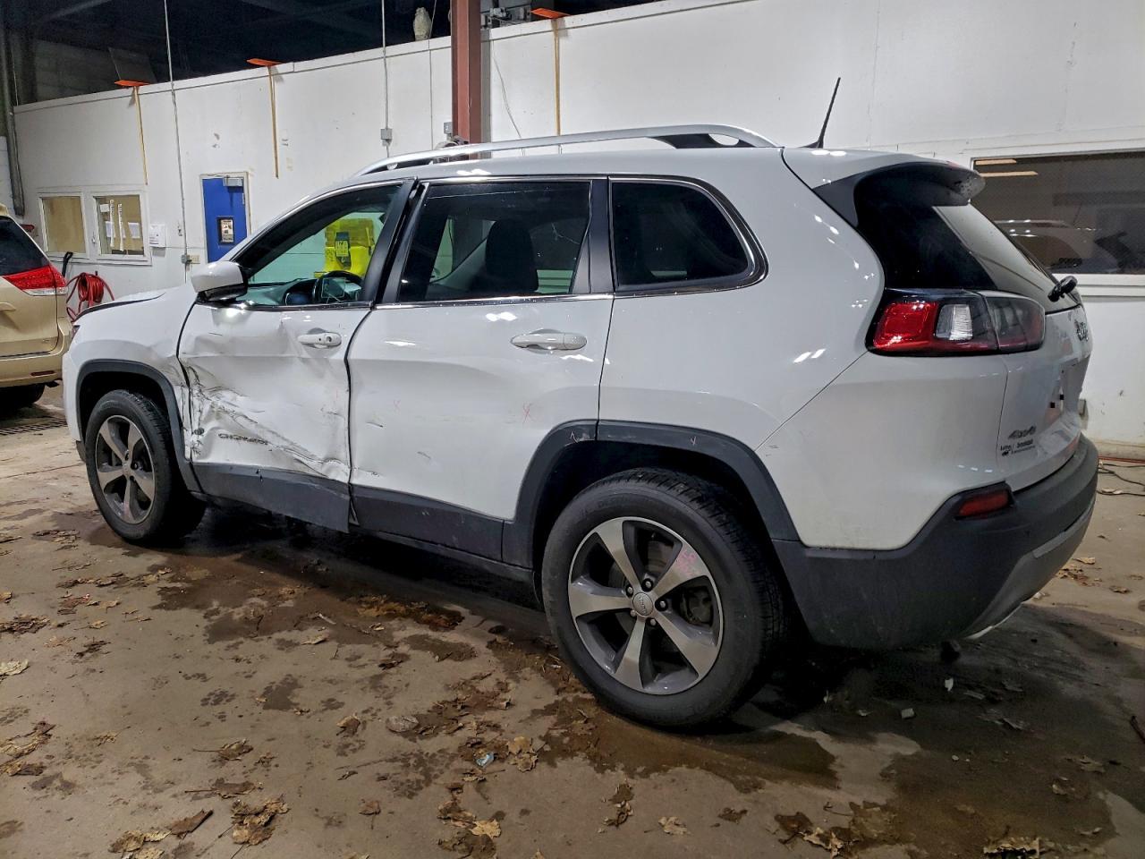 2019 JEEP CHEROKEE LIMITED photo 2