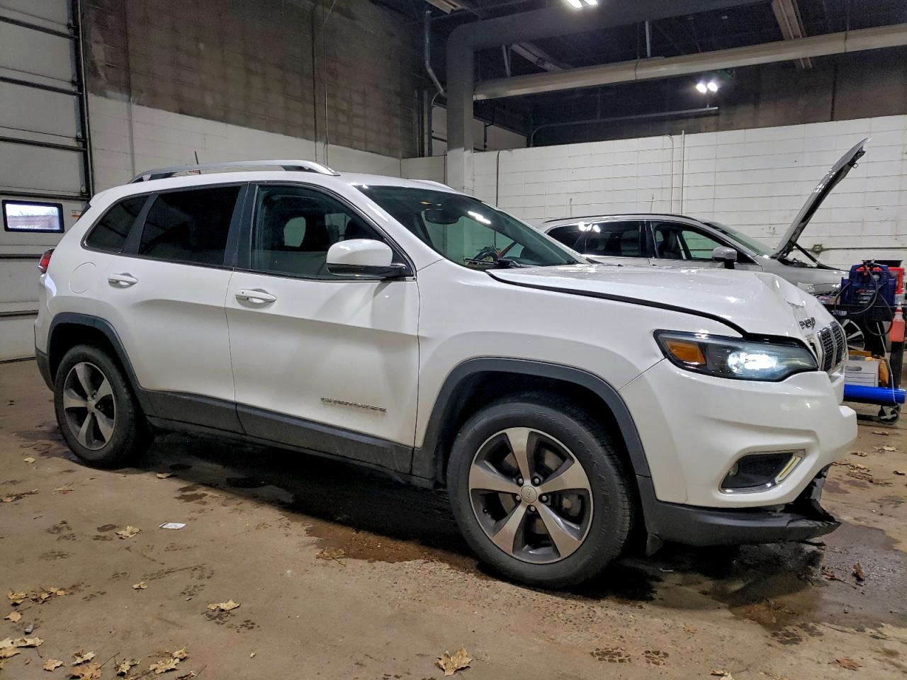 2019 JEEP CHEROKEE LIMITED photo 4