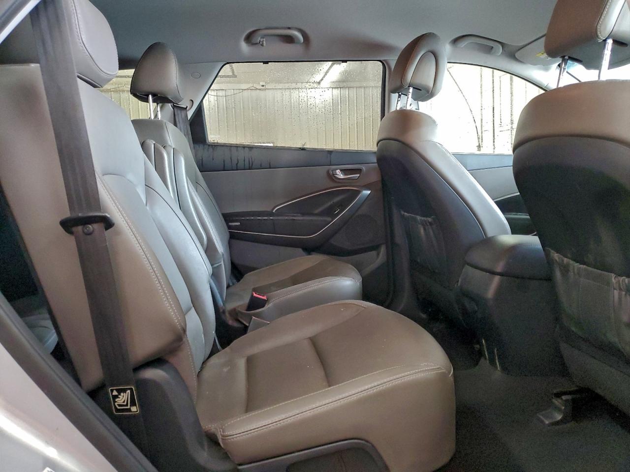 2016 HYUNDAI SANTA FE SE photo 11