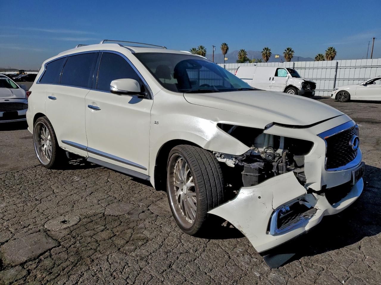 2020 INFINITI QX60 LUXE photo 4