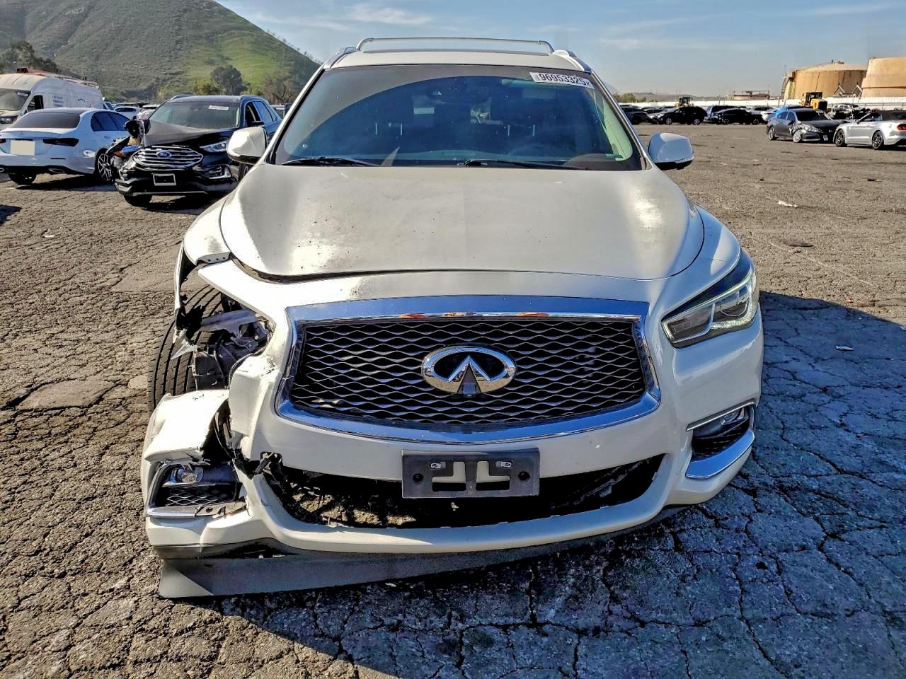 2020 INFINITI QX60 LUXE photo 5