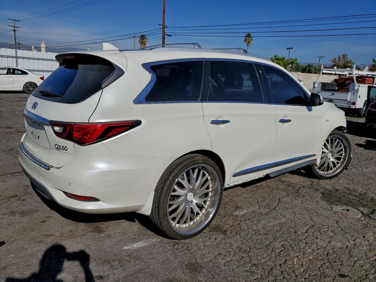 2020 INFINITI QX60 LUXE photo 3