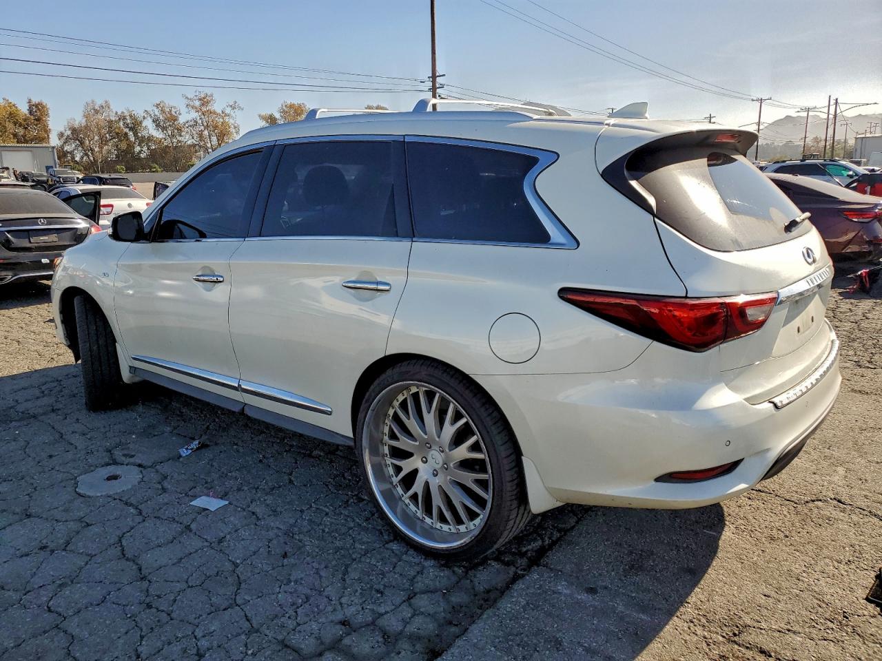2020 INFINITI QX60 LUXE photo 2