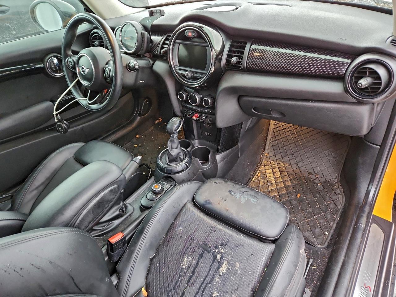 2017 MINI COOPER S photo 15