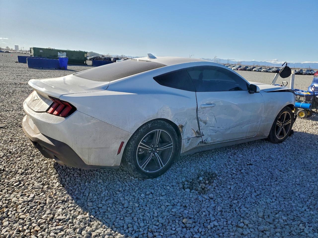 2025 FORD MUSTANG photo 5