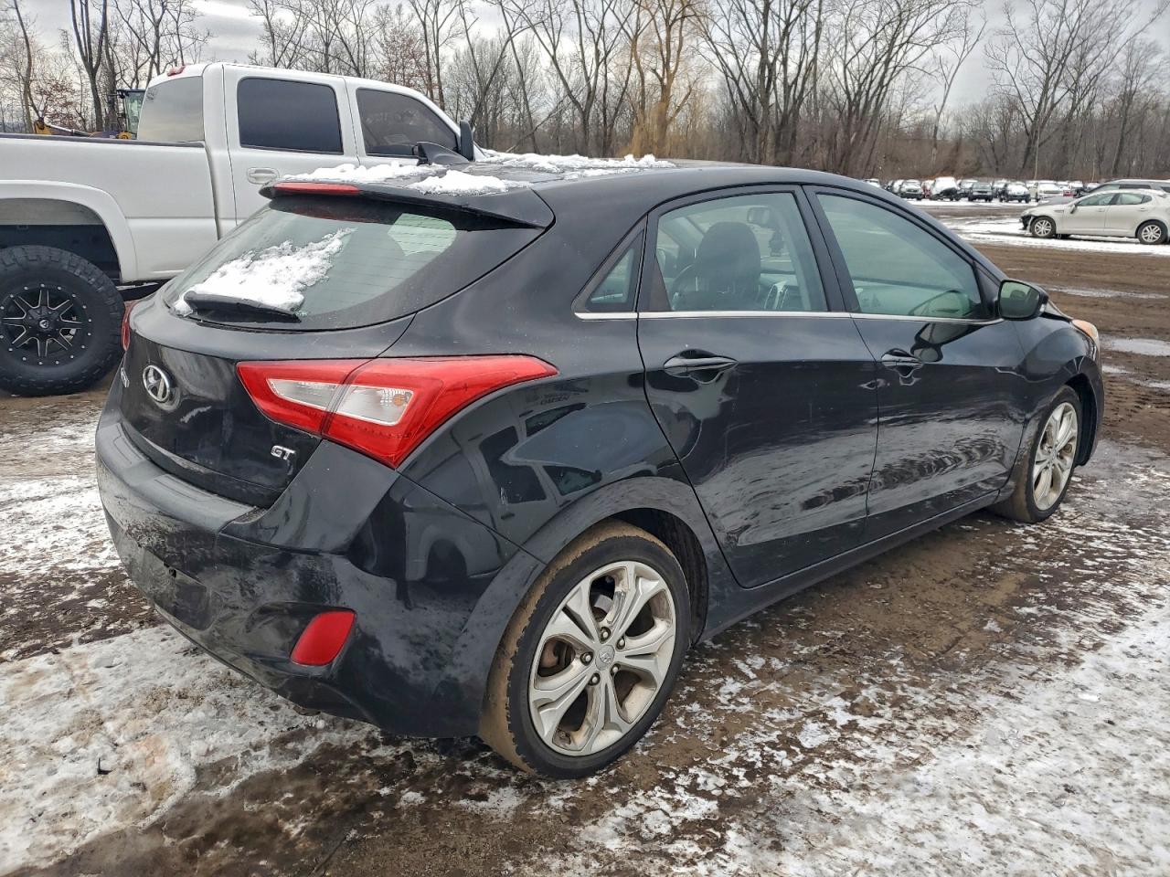 2014 HYUNDAI ELANTRA photo 3