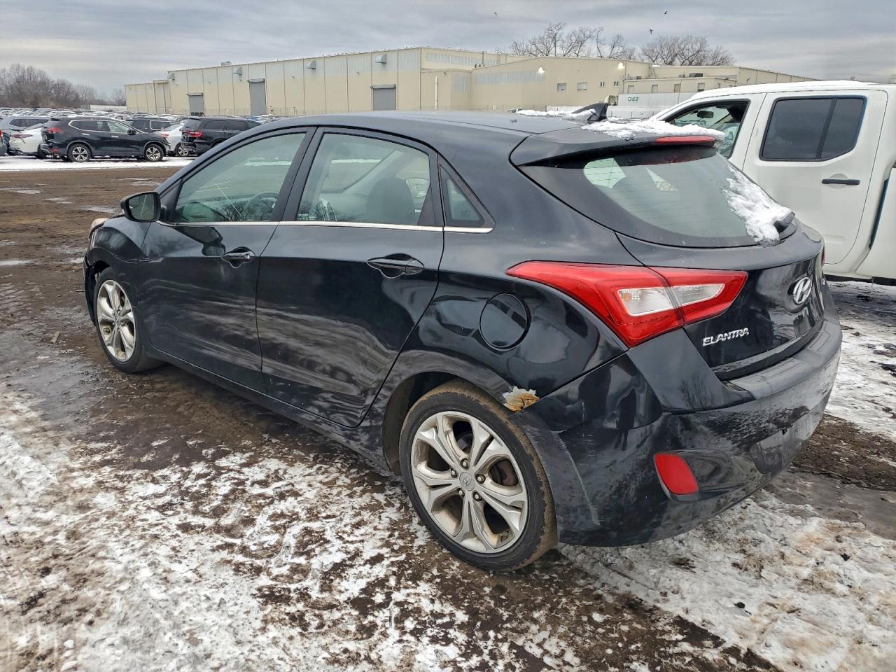 2014 HYUNDAI ELANTRA photo 2