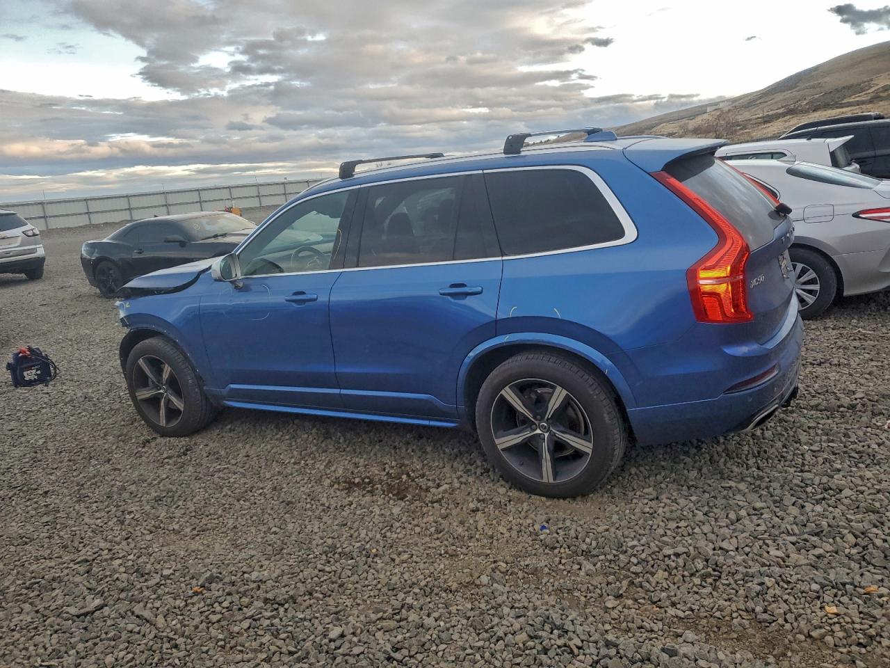 2019 VOLVO XC90 T5 R-DESIGN photo 2