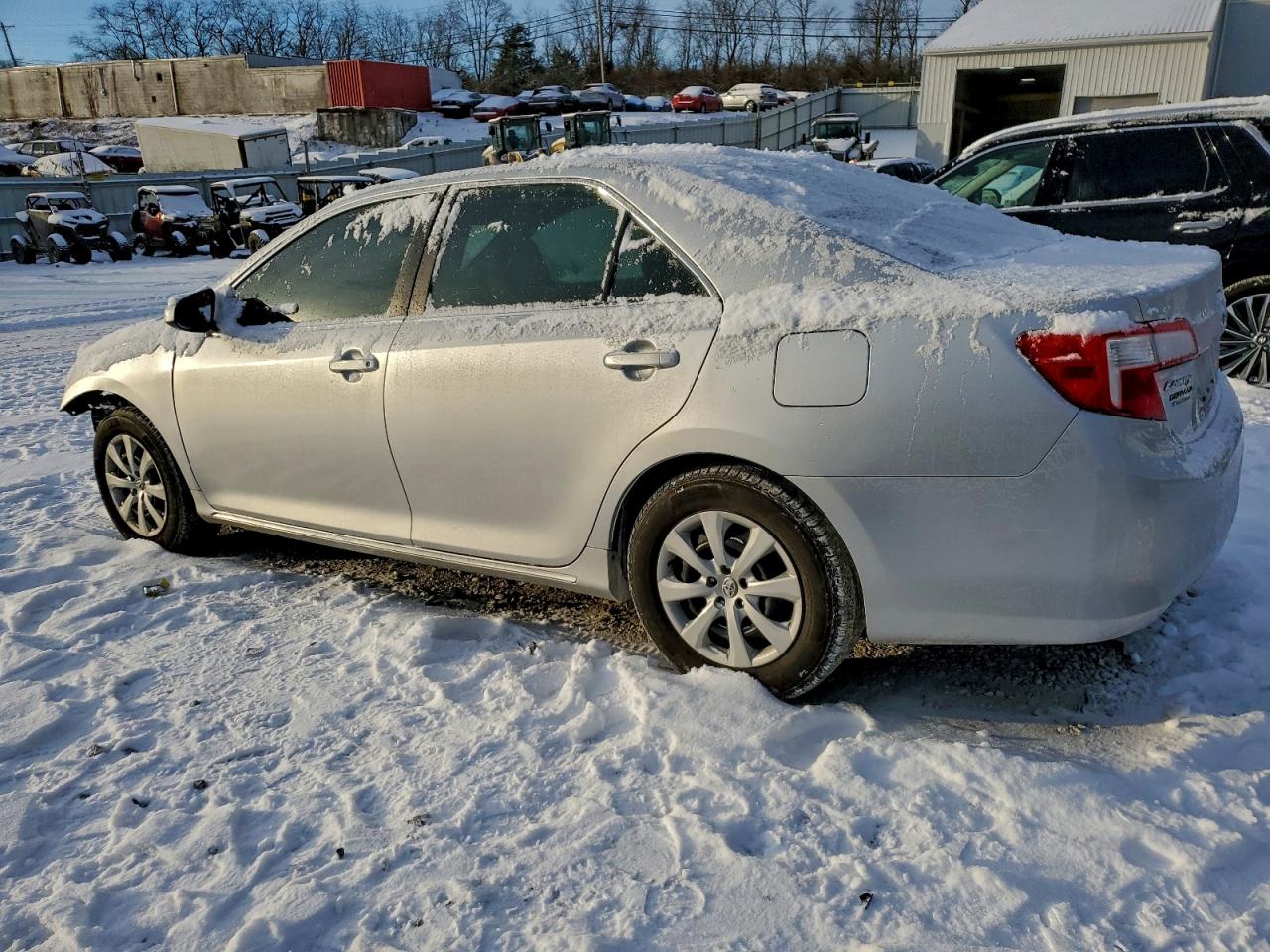 2013 TOYOTA CAMRY L photo 4
