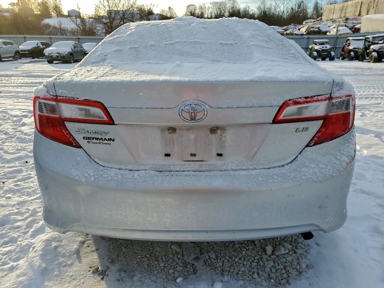 2013 TOYOTA CAMRY L photo 16