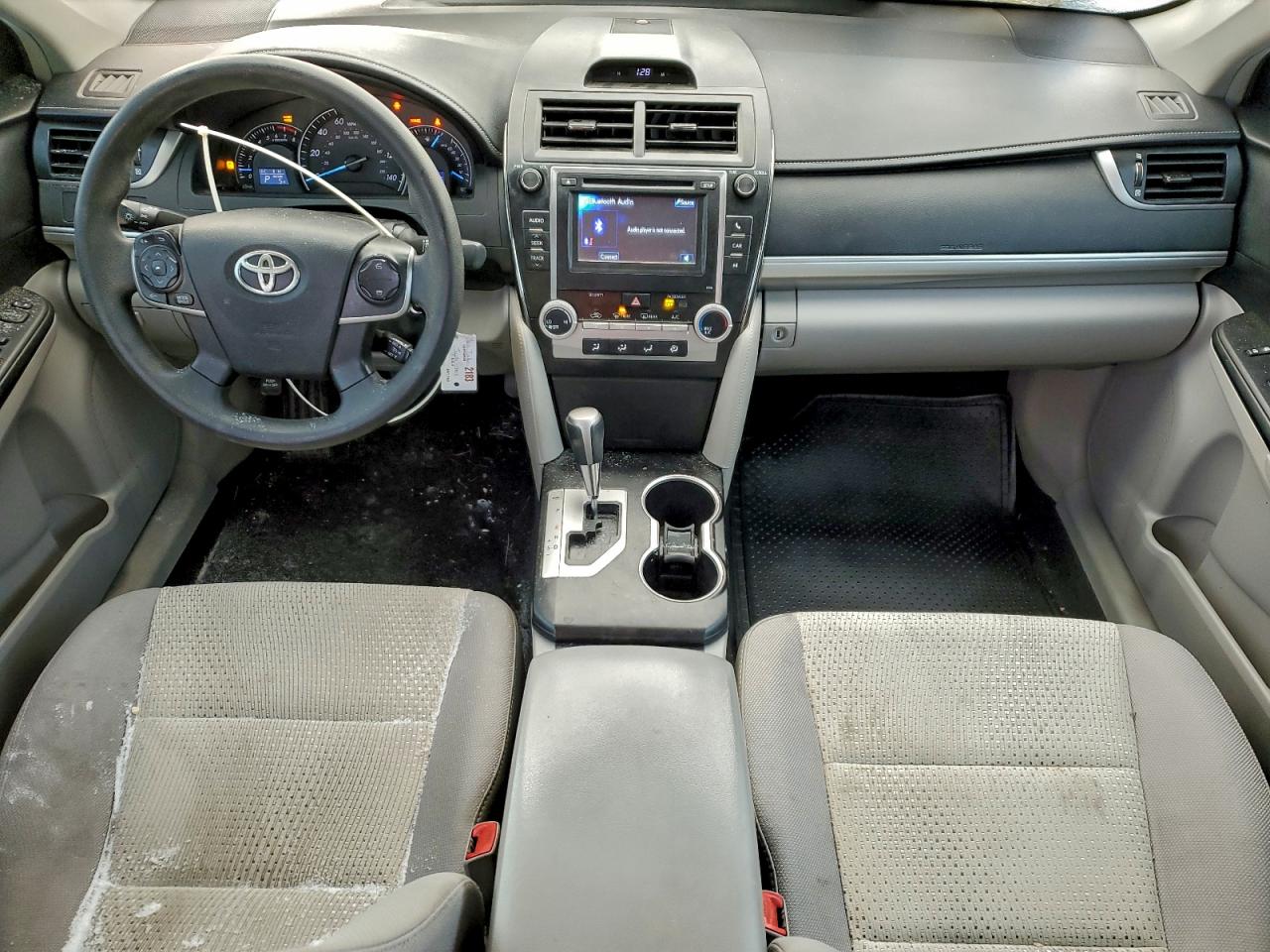 2013 TOYOTA CAMRY L photo 22
