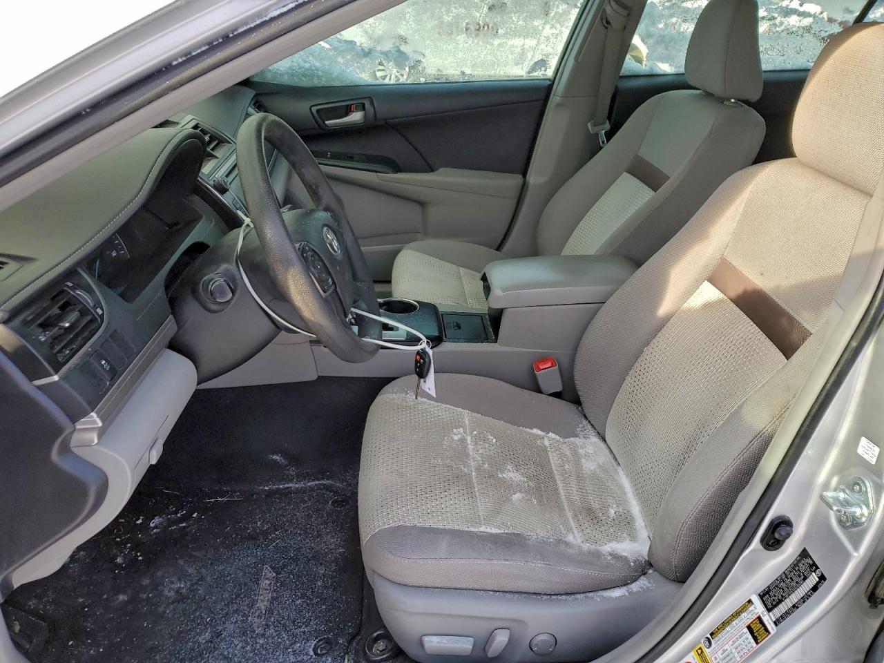 2013 TOYOTA CAMRY L photo 19