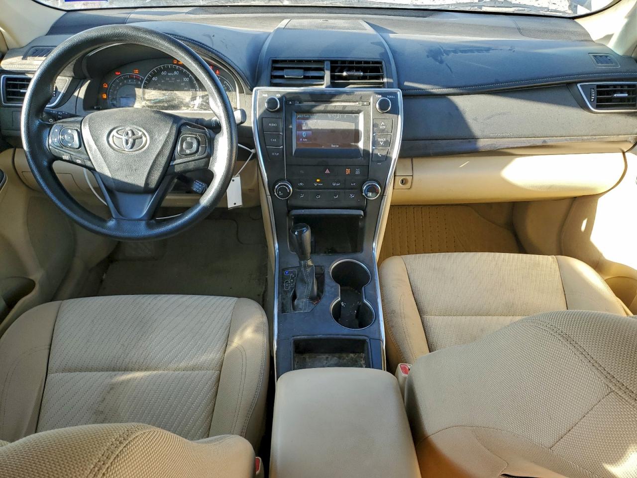 2015 TOYOTA CAMRY LE photo 15