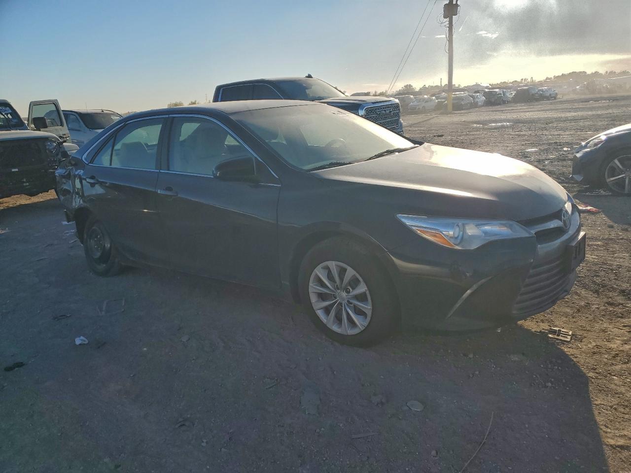 2015 TOYOTA CAMRY LE photo 7