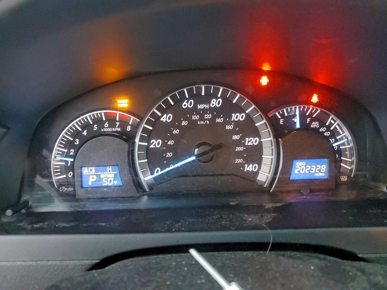 2014 TOYOTA CAMRY L photo 25