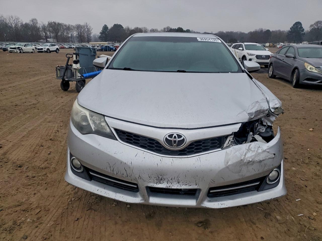 2014 TOYOTA CAMRY L photo 13