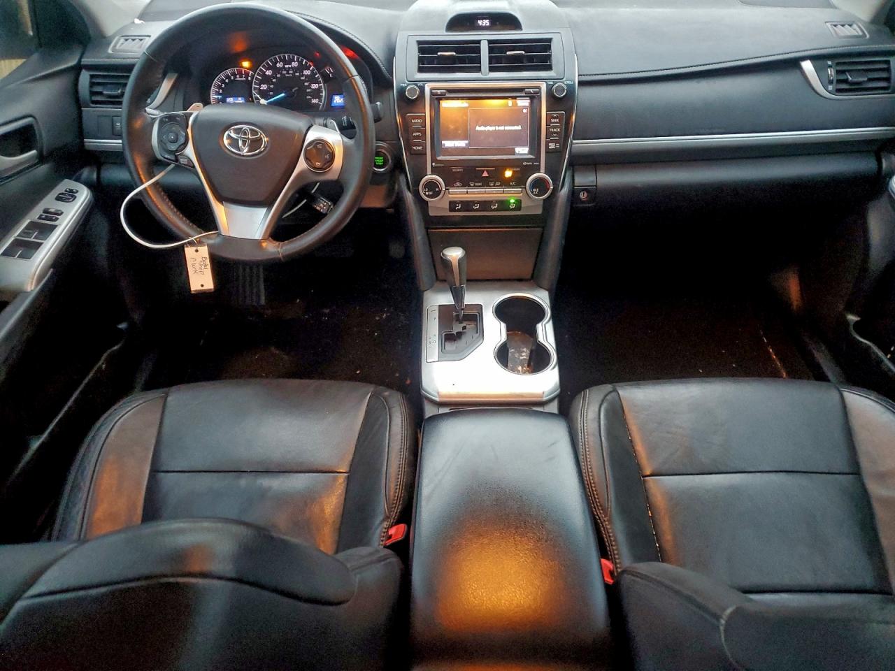 2014 TOYOTA CAMRY L photo 22