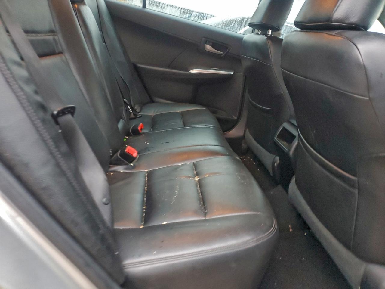 2014 TOYOTA CAMRY L photo 28