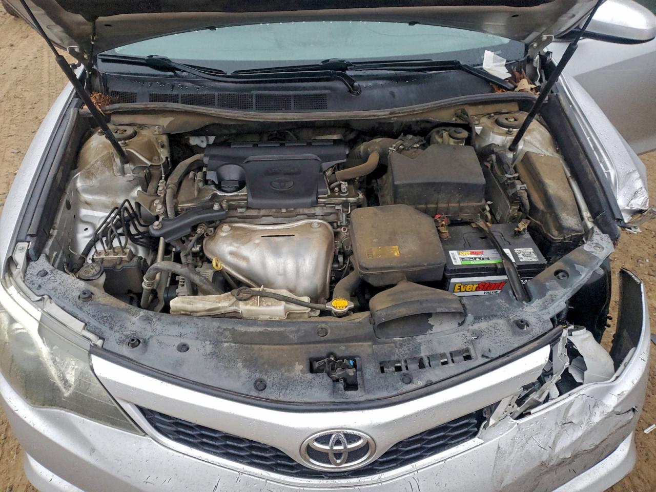 2014 TOYOTA CAMRY L photo 31