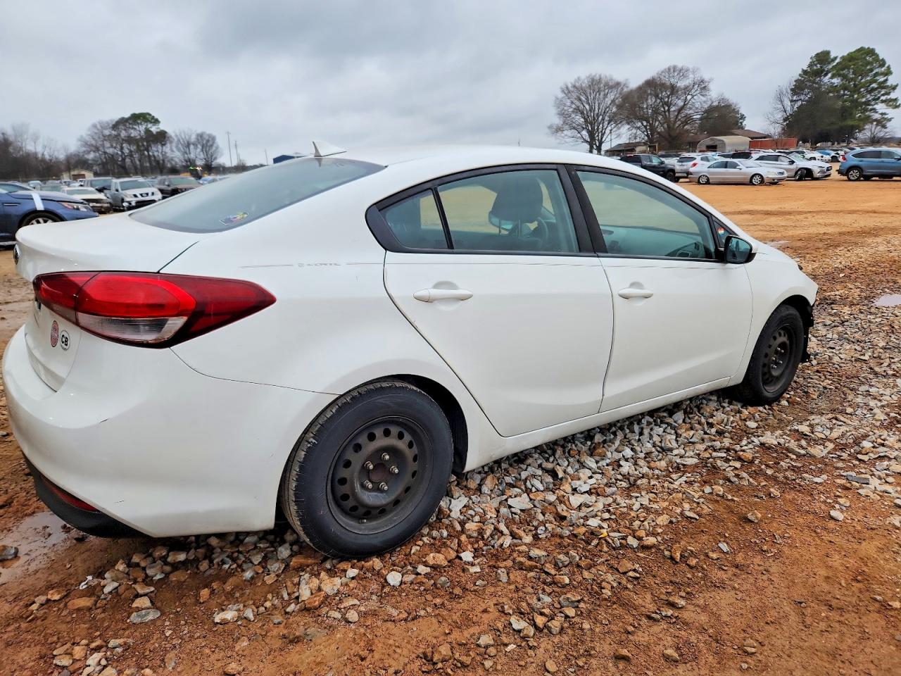 2017 KIA FORTE LX photo 5