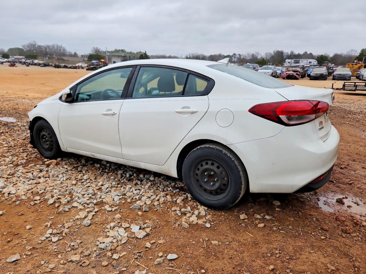 2017 KIA FORTE LX photo 3
