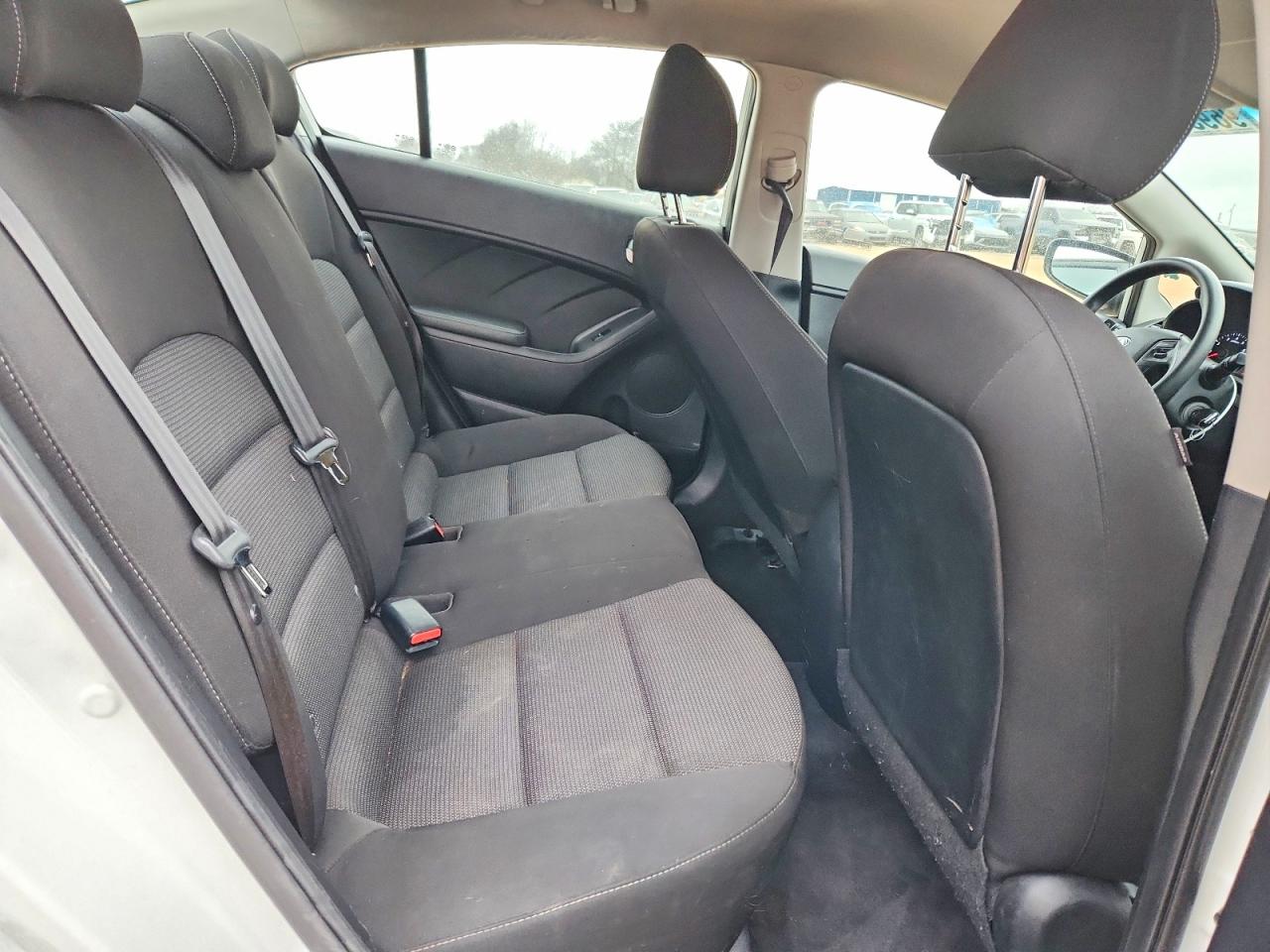2017 KIA FORTE LX photo 19