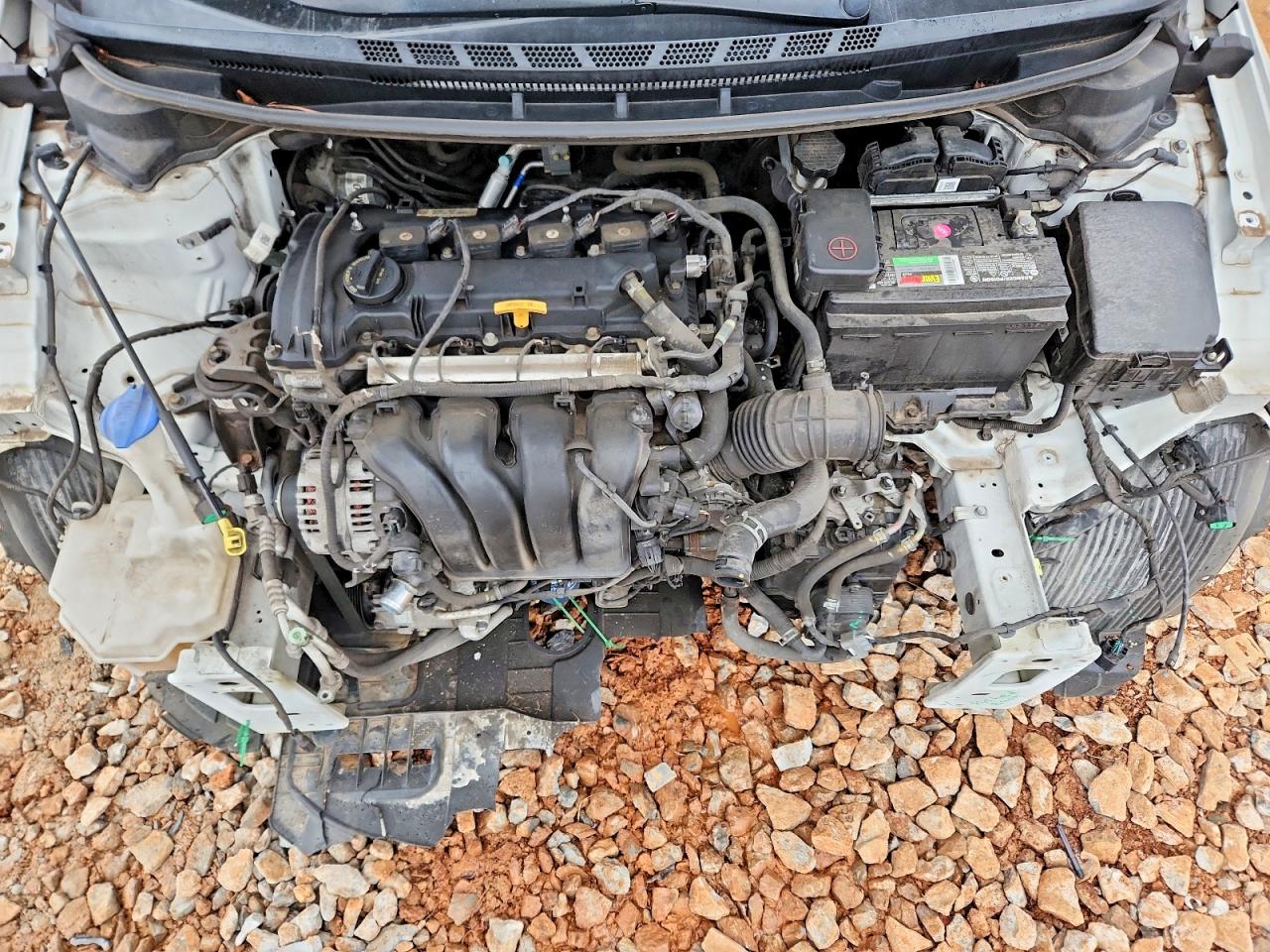 2017 KIA FORTE LX photo 21